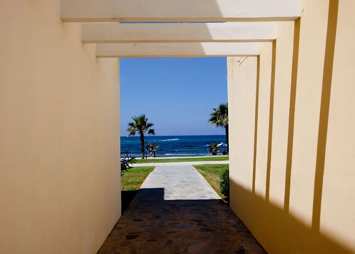 Rezort Kefalos Tourist Village Paphos