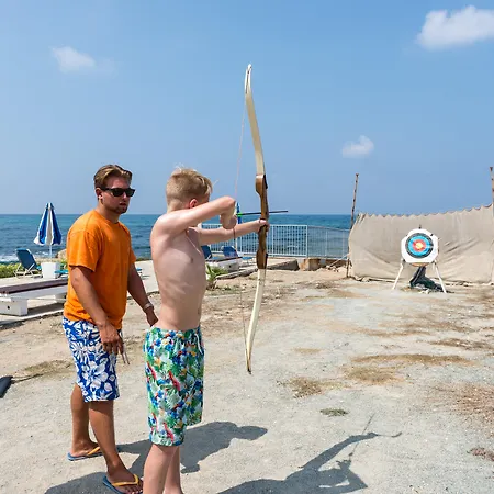 케팔로스 비치 투어리스트 빌리지 파포스