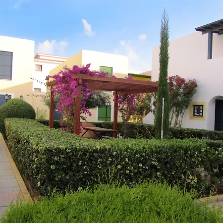 Kefalos Tourist Village 4* פאפוס