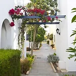 科发罗斯海滩旅游村公寓 Paphos